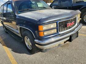 12375422 Gmc Used Front Grille Fits 1996 Suburban 1500 Composite Headlamps Without Chrom