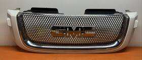 15246242 Gmc 2002 - 2009 Envoy Denali Upper Grille Chrome And White Oem