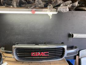 15764319 Gmc 2001 To 2006 Yukon Front Left Upper Chrome Grille Grill P8575 Dg