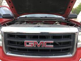 22757216 Gmc 2014 2015 Sierra 1500 Chrome Grille Surround Black Center With Logo 857195