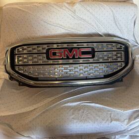 84378394 Gmc 2017-2019 Acadia Denali Front Bumper Grille Oem