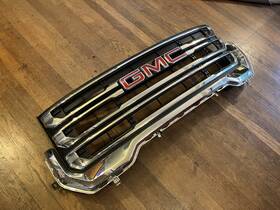84766563 Gmc 84813221 Front Upper Grille Grill Chrome With Emblem Acadia 20-23 2020-2023 Oem