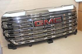 86813649 Gmc 22-24 23 Sierra 1500 Denali Camera Grill Trim Assembly Genuine Factory Oem