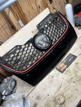 1k0853651e Gti 05-09 Oem Vw Mk5 Gli Front Grill Trim Honeycomb Red Strip 1k0853651