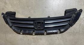 71121-t2f-a010-m1 Honda 2013-2015 Accord Sedan Front Bumper Grille Oem