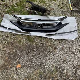 71121-teg-j01-m1 Honda 2016-2021 Civic Front Upper Grille With Emblem Eyebrows Inser Oem
