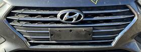 104-10526b Hyundai Grille Bumper Mounted Center Upper With Chrome Bars Fits 18-20 Accent 795864