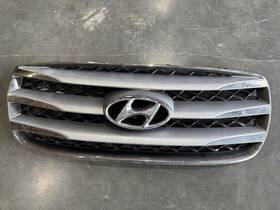 865602baa0 Hyundai Santa Fe 2011-2012 Front Grille Emblem Center Mounted