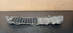 62256jl00a Infiniti 08 09 10 G37 Cpe Conv Front Right Side Lower Grille Oem