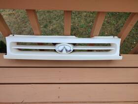 6231.062j09 Infiniti 1993 G20 Grille Grill With Emblem Oem