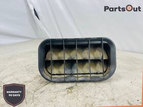 C2d18113 Jaguar 02-08 X-type Rear Quarter Panel Air Pressure Vent Grill Oem