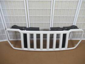 1002521ab Jeep 08-12 Liberty Factory White Grille Front Facia Header Panel Clip