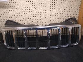 104-01926b Jeep Grille Limited Chrome Fits 05-07 Grand Cherokee 1446496