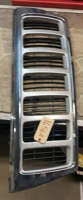 55155921aa Jeep 1999-2003 Grand Cherokee Laredo Grille Chrome Oem