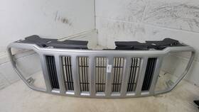 5kh10trmab Jeep 08-12 Liberty Oem Bright Silver Metallic Front Upper Grille Grill 5kh10trmab Jeep 08-12 Liberty Oem Bright Silver Metallic Front Upper Grille Grill