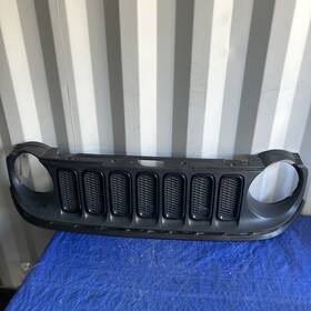 735587827 Jeep 2015-2018 Renegade Front Bumper Upper Radiator Molding Grille Grill Oem