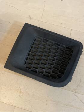 735587834 Jeep 2015-2018 Renegade Front Left Side Lower Bumper Insert Grill Cover Oem 735587834 Jeep 2015-2018 Renegade Front Left Side Lower Bumper Insert Grill Cover Oem