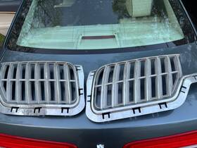 Fo1200546 Karparts360 For Lincoln Mkz 2010 2011 2012 Grille Driver And Passenger Side Pair Plastic