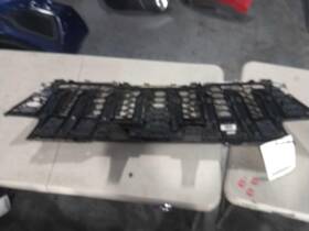86350r0000 Kia Used Upper Grille Fits 2022 Carnival Vertical Bars Grade A
