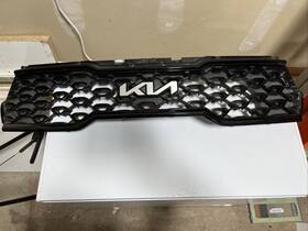 86350-r5700 Kia 86350r5700 2021 2022 2023 Sorento Front Bumper Upper Grille With Emblem Oem