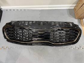 86380d9lbo Kia 2020-2022 Sportage Radiator Grille With Cover Used