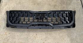 863a0-s9750 Kia 2023 2024 Telluride Black Edition Front Grille Grill With Camera Hole Oem