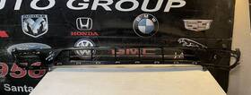 86561-4d550 Kia 2014 Sedona Grille Lower Oem