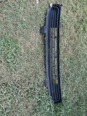 D5865-61000 Kia D586561000 Optima Front Bumper Lower Radiator Grille Oem