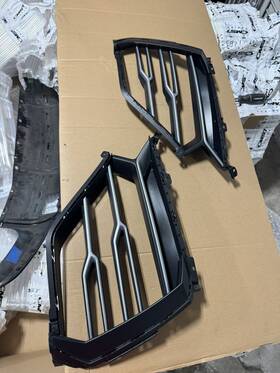 4ml807682ay9b Lamborghini Genuine Urus 2019-2022 Right Side Grille Gloss Black