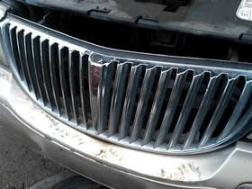 104-01605b Lincoln Grille Thru 5/99 Fits 98-99 And Town Car 648149