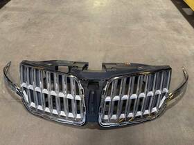 Ae9z8200b Lincoln 2010 - 2012 Mkt Grille/ Header Assembly Very Nice No Cracks