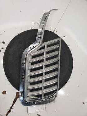 Ah6z8200a Lincoln Passenger Right Grille Upper Bright Bars Fits 10-12 Mkz 1216247