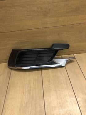 Gd9b-17k946 Lincoln 2017 -2020 Continental Front Rh Right Lower Lamp Cover Oem