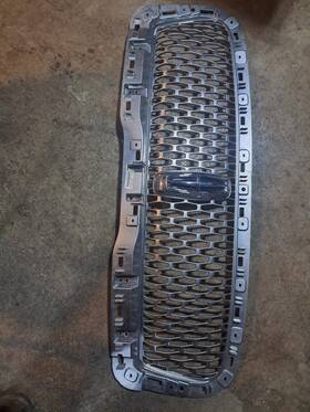 Ka1b8200ce Lincoln Ft19-ft20 Nautilus Grill Oem Cracked No Trim