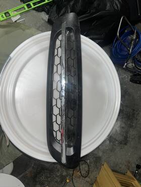 17-21571-000 M2 Freightliner 24-25 Business 100 106 112 Truck Oem 2 Big Grills And Small