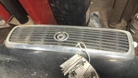 104-58469 Mazda Grille Fits 92 929 584409