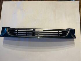 104-58706 Mazda Grille Fits 1996 1997 626 Oem Excellent Green Metallic 11q