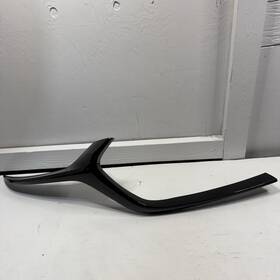 Bckn50761 Mazda 2019-2025 3 Hatc Front Right Grille Molding Bracket Black Oem