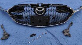 Bdts-50051 Mazda 2019 - 2024 3 Front Upper Grille Assembly With Chrome Headlight Trim