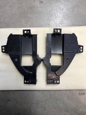 Dgh9-501v1 Mazda 2020 2021 - 2023 Cx-30 Front Bumper Grille Both Sides Seal Plate Cover Oem