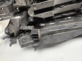 Tn3950710c Mazda 19 20 21 22 23 Cx-9 Center Grille White Chrome Oem