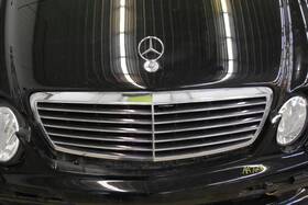 104-59156b Mercedes Oem Grille For E-class Assy Chrm Blk-text Bubbles
