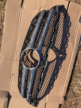 A2058880106 Mercedes Mercedes-benz C Class C250 C350 Front Grille Oem 2015-2016 2058800283 Damaged