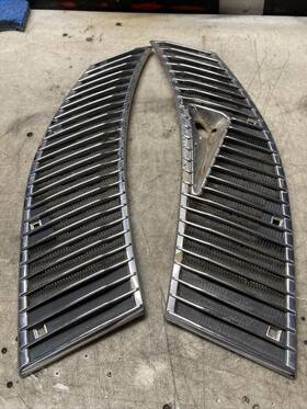 1238362465 Mercedes-benz 1238362365 W123 Early Hood Grille Pair