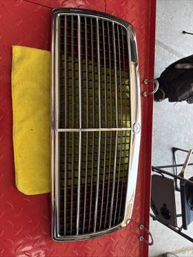 1248880223 Mercedes-benz Grille Oem Part Number Used Good Condition