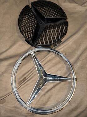 164-817-01-16 Mercedes-benz Front Radiator Grille Badge A1648170116 Oem With Holder A 164 888 01 30