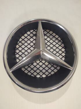 Mercedes-benz 207 888 02 60 2008-2014 W204 C300 C350. Chrome Front Grille Emblem A