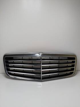 2118801783 Mercedes-benz Oem W211 E350 E550 2007-09 Front Hood Bumper Grille Chrome Grill