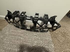 2958883100 Mercedes-benz Eqe Amg A295 2022 2023 2024 Front Bumper Center Grille Bracket