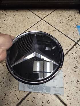 A0008880000 Mercedes-benz W205 W213 W257 Cls W217 W177 Glb Distronic Grille Emblem Used